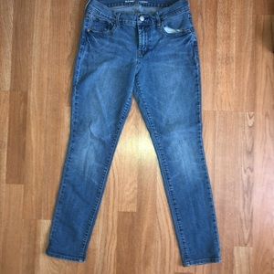 Mid rise jeans